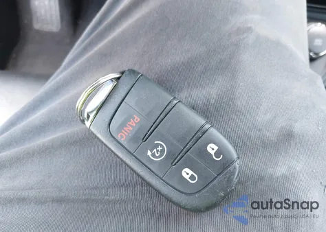 2018 Jeep Compass Limited 4X4 from USA, damaged, VIN 3C4NJDCBXJT332524